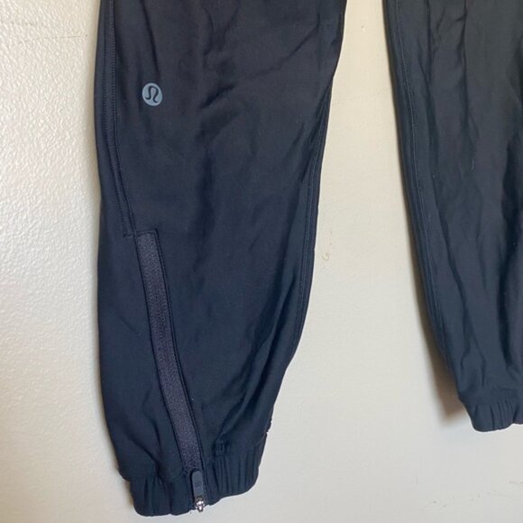 Lululemon Black Jogger Pants Size 8 EUC - Picture 4 of 5